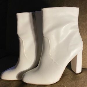 White Heeled boot